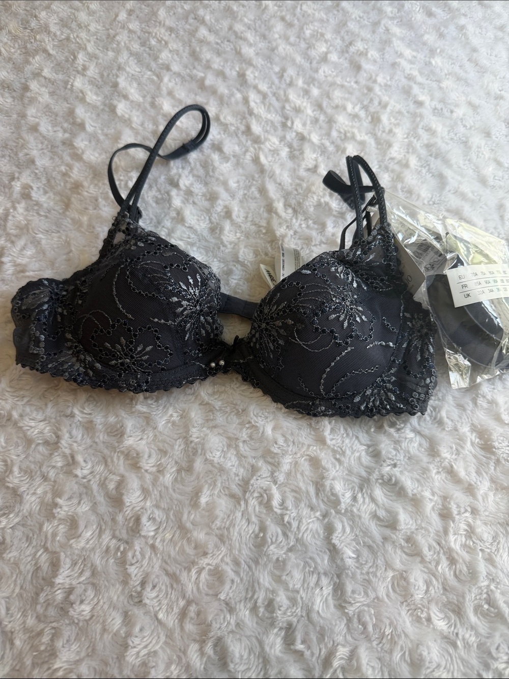 Marie Jo Jane
Push-up Bra  Size 32A.